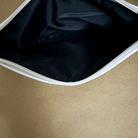 NWT - Calvin Klein White Belt Bag L/XL - Picture 9 of 11